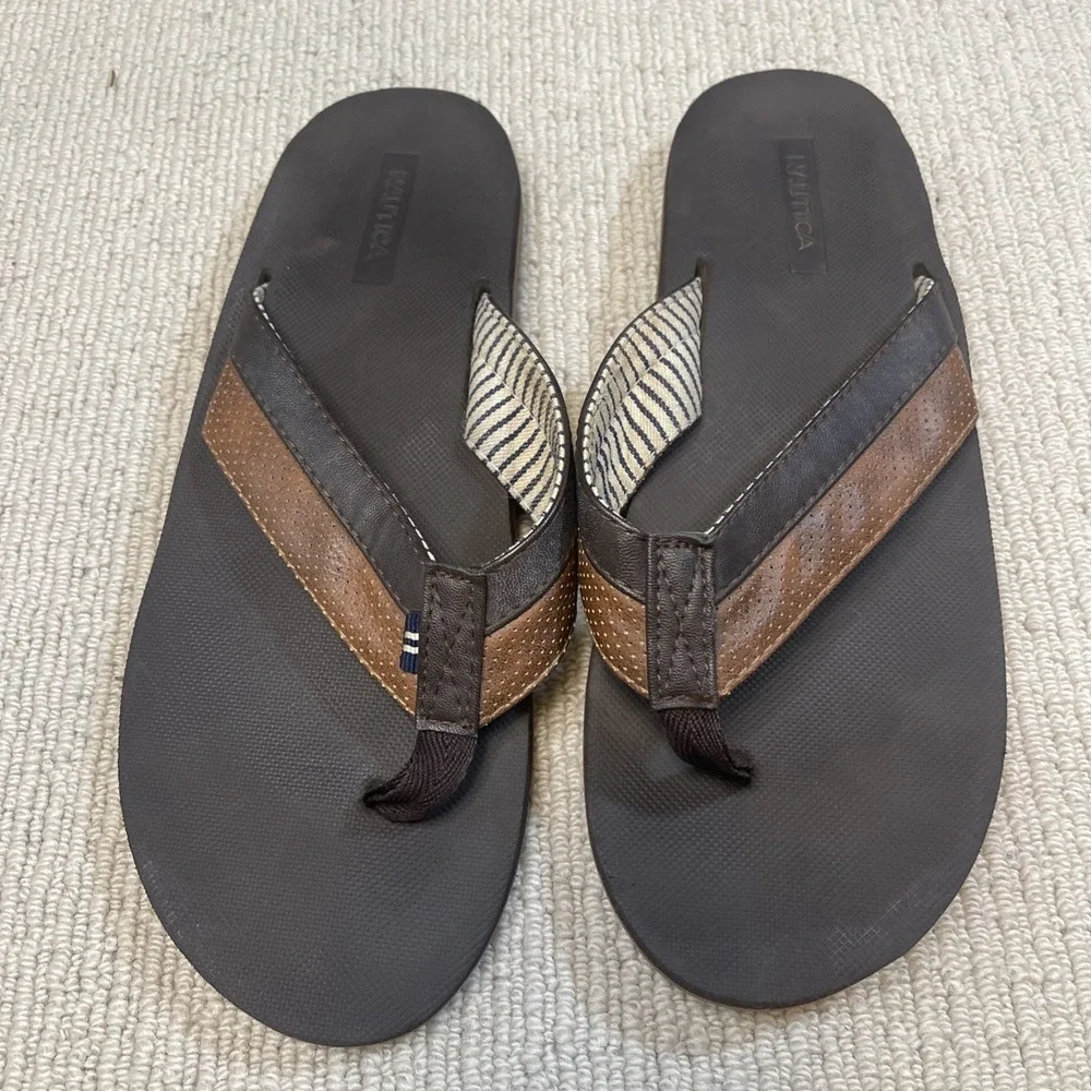 Nautica Men's 9/10** Clarkson 2 Flip Flop Brown